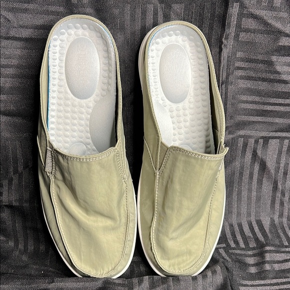 Green Loafers with Cushioned Soles - Picture 2 of 7
